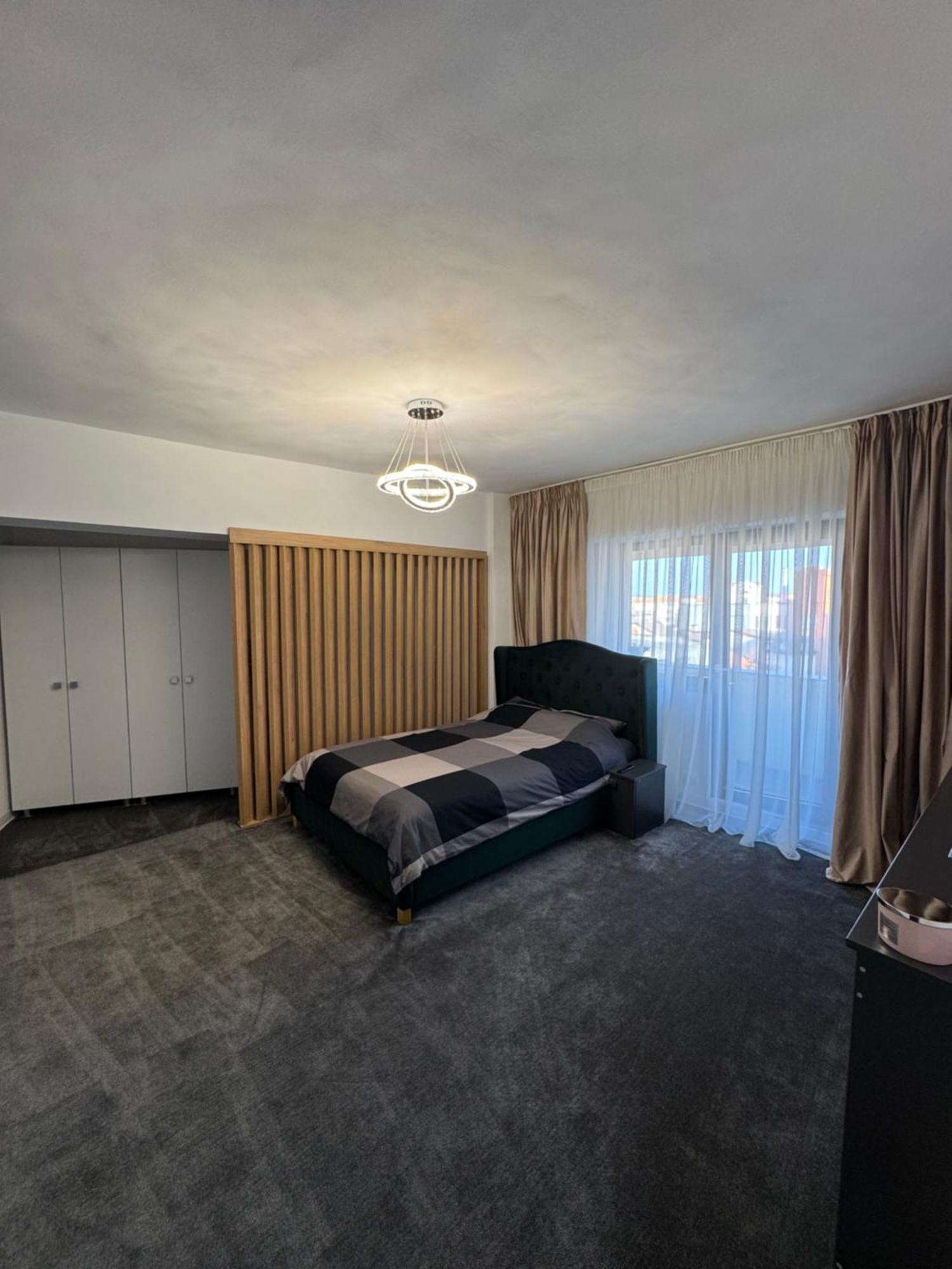 Central Apartment ทาร์กู จิอู ภายนอก รูปภาพ